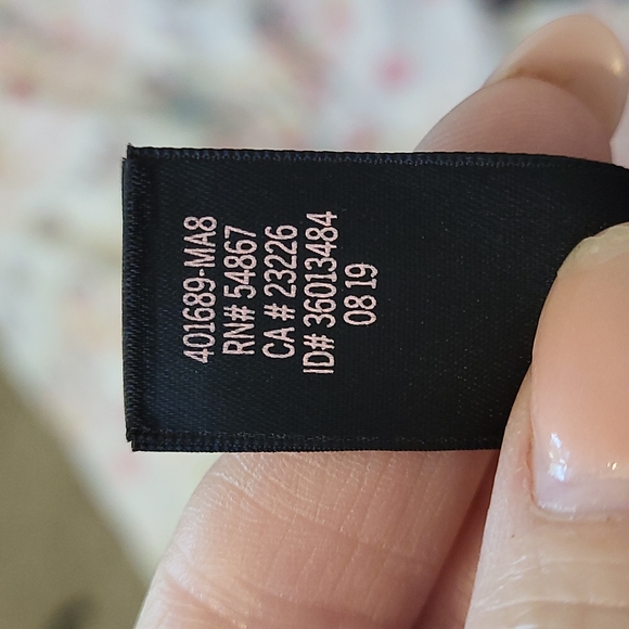 Victoria's Secret Ribbed Long Sleeve Crop Top Blush eye hook Closure Size M - Picture 10 of 12